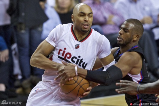 西的年轻足 西的年轻足