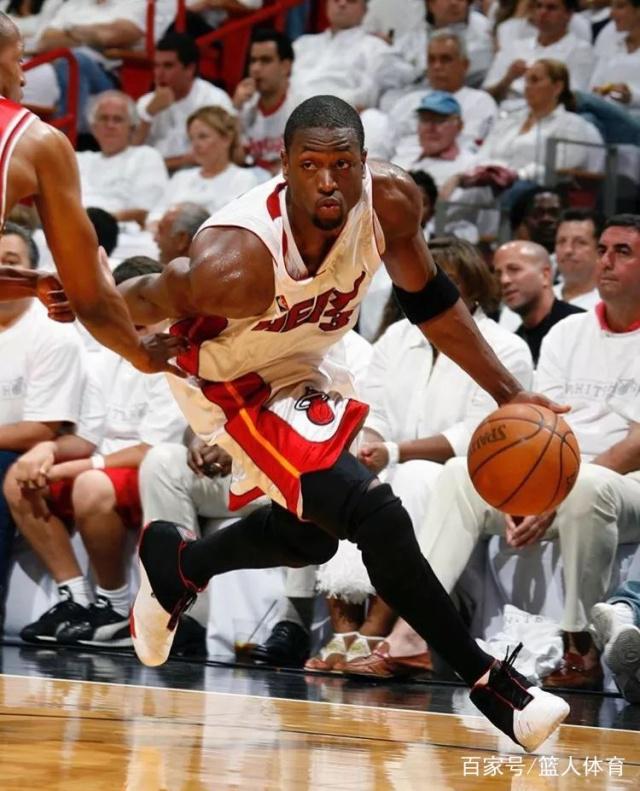 球让球队占 球让球队占