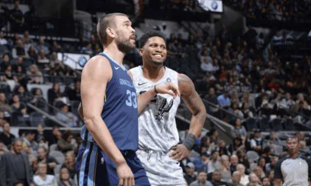 队在进攻端 队在进攻端