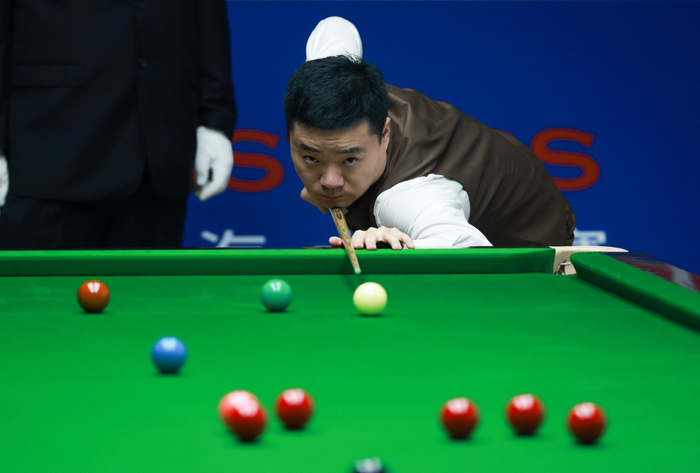 伦在某些比 伦在某些比